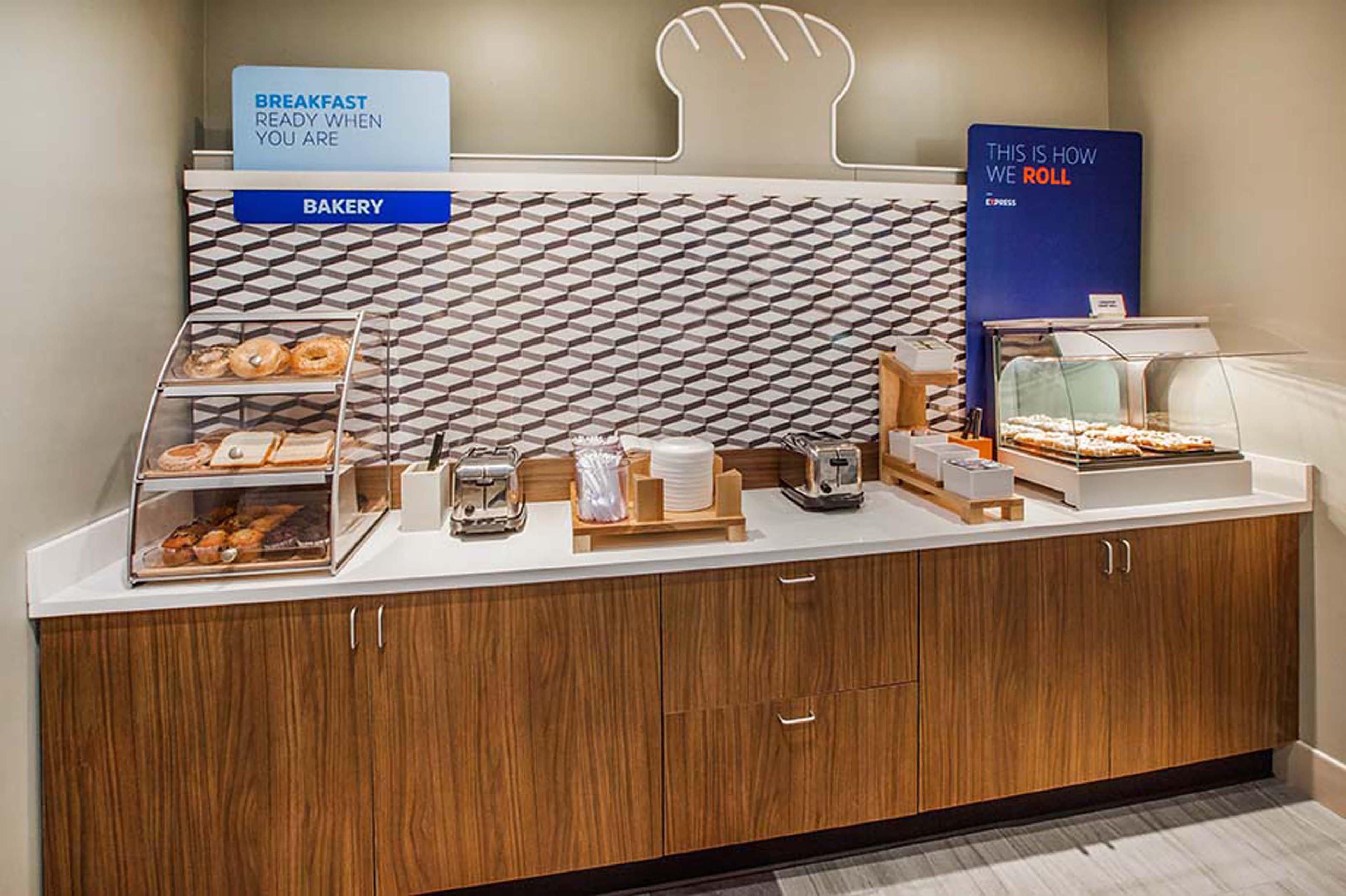Holiday Inn Express Hotel & Suites Charleston-Ashley Phosphate By Ihg North Charleston Eksteriør bilde